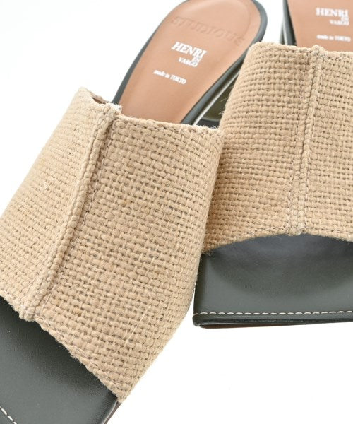 HENRI EN VARGO รองเท้าแตะ