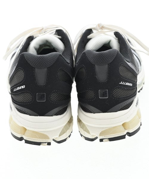 JJJJound รองเท้าผ้าใบ