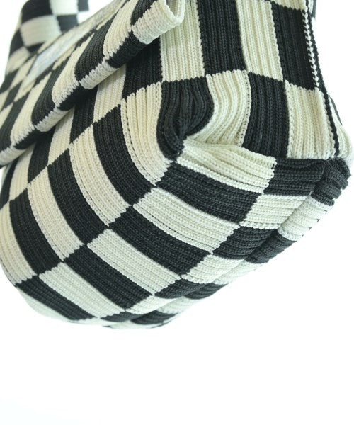 LASTFRAME กระเป๋าถือ