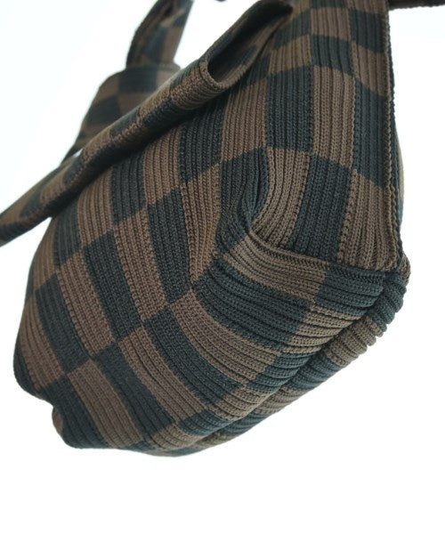 LASTFRAME กระเป๋าถือ