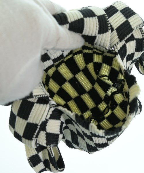 LASTFRAME กระเป๋าถือ