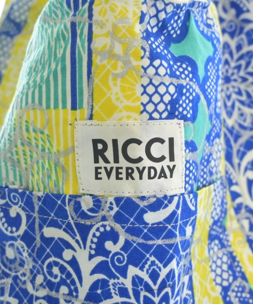 RICCI EVERYDAY กระเป๋าสะพาย