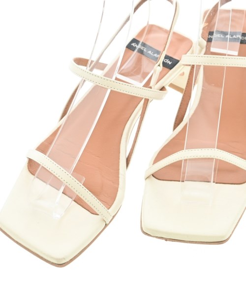 ANGEL ALARCON รองเท้าแตะ