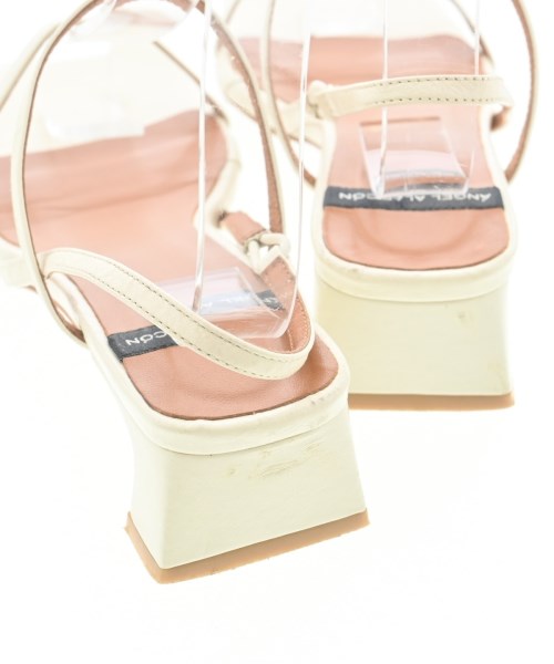 ANGEL ALARCON รองเท้าแตะ