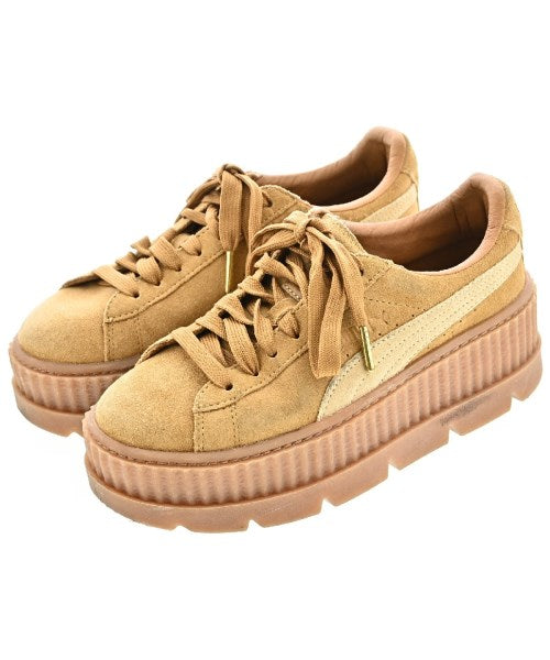 FENTY รองเท้าผ้าใบ