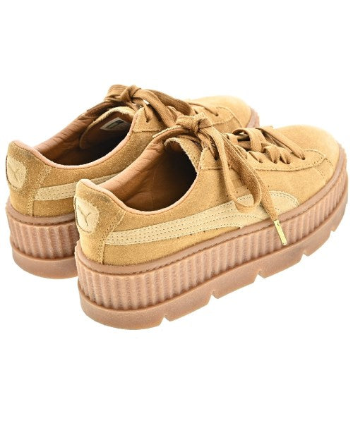 FENTY รองเท้าผ้าใบ