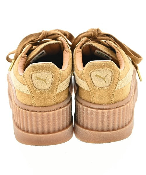 FENTY รองเท้าผ้าใบ