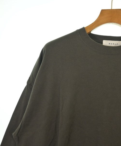 QUOLT เสื้อยืด/เสื้อท็อปส์