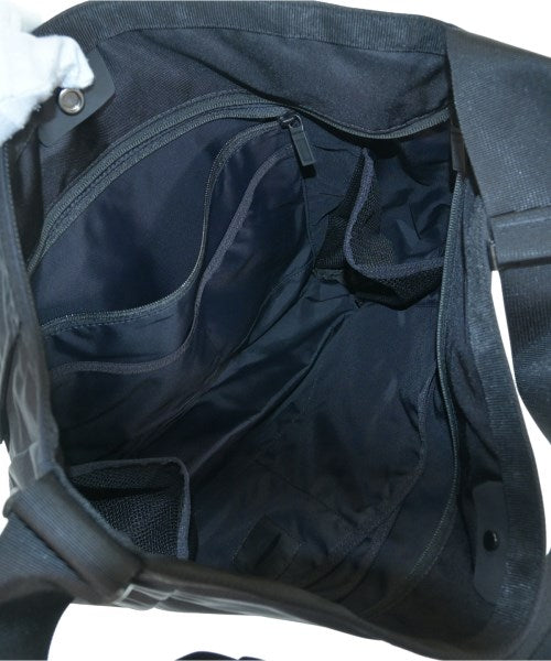 MONOLITH กระเป๋าถือขนาดใหญ่