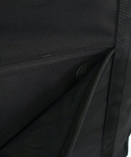 MONOLITH กระเป๋าถือขนาดใหญ่