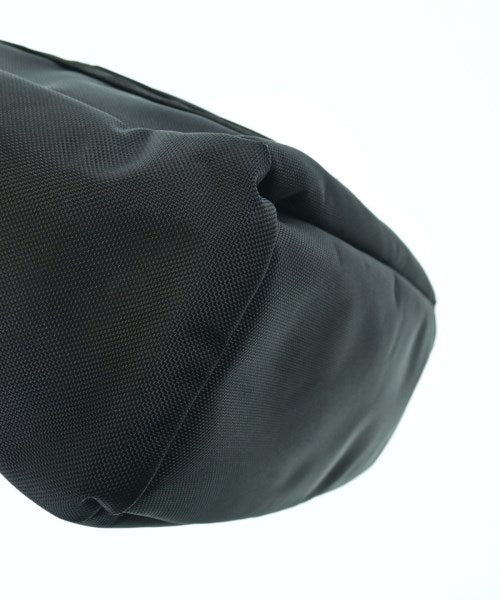 MONOLITH กระเป๋าถือขนาดใหญ่