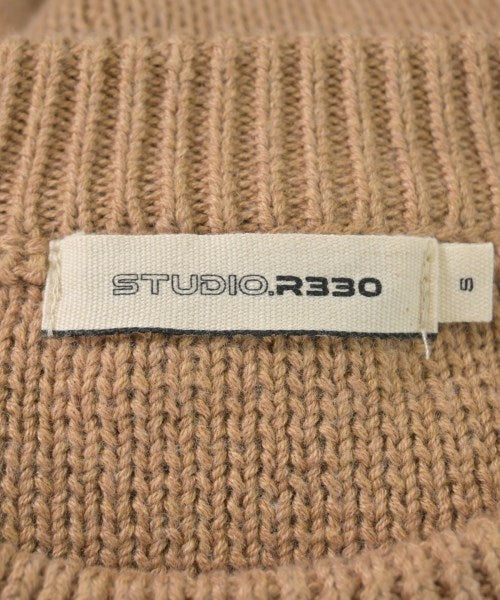 STUDIO R330 เสื้อกันหนาว