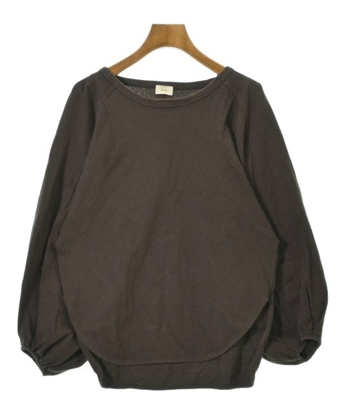 OUD เสื้อยืด/เสื้อท็อปส์