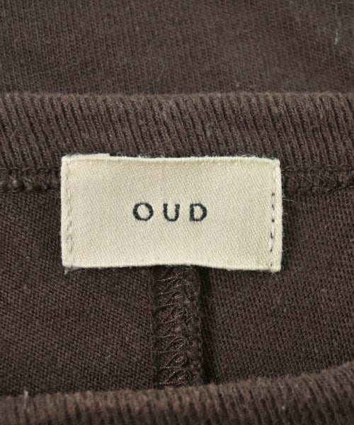 OUD เสื้อยืด/เสื้อท็อปส์