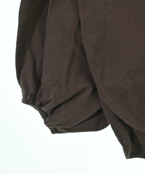 OUD เสื้อยืด/เสื้อท็อปส์