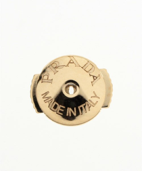 PRADA เจาะ