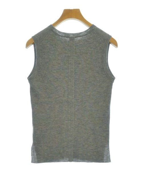 COLUMN เสื้อแขนกุด