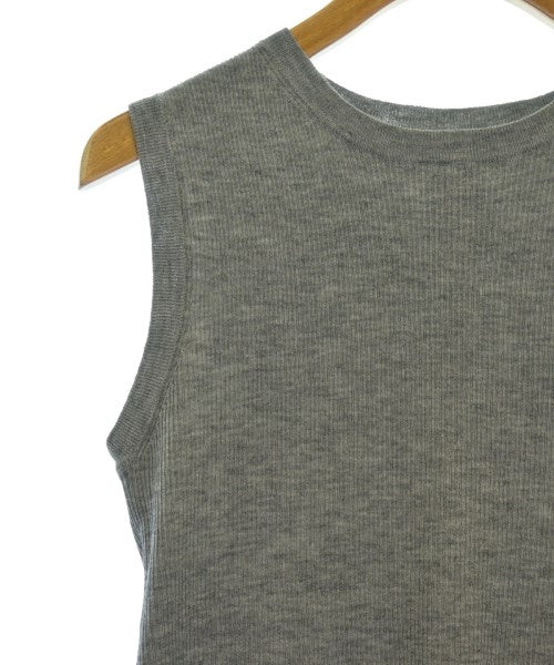 COLUMN เสื้อแขนกุด