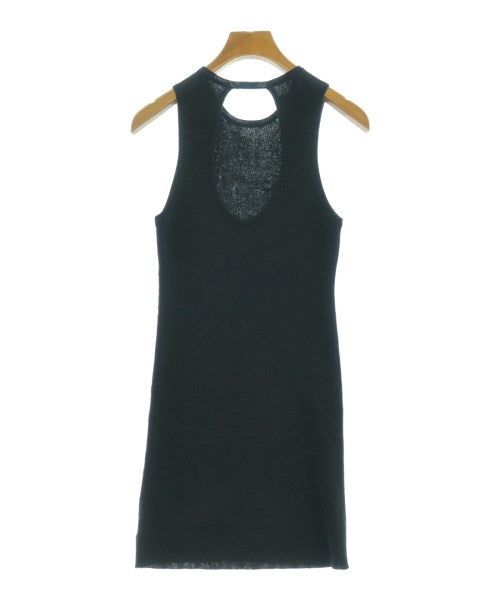 COLUMN เสื้อแขนกุด