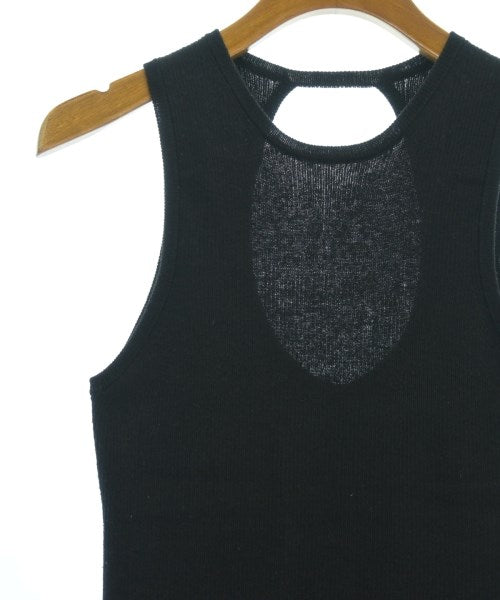 COLUMN เสื้อแขนกุด