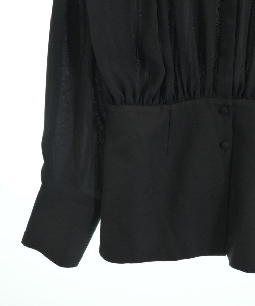 COLUMN เสื้อสตรี