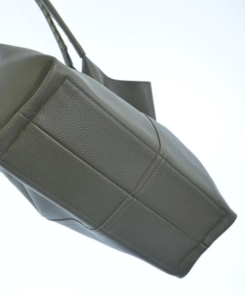 GUSCIO กระเป๋าถือขนาดใหญ่