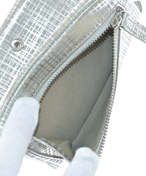 Neutral Gray กระเป๋าสตางค์/กระเป๋าใส่เหรียญ
