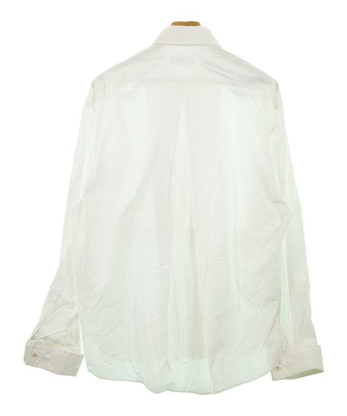 by H. เสื้อลำลอง