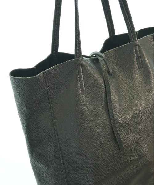 MARLON กระเป๋าถือขนาดใหญ่