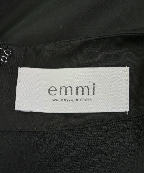 emmi ชุดเดรส