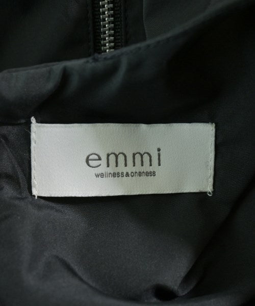 emmi ชุดเดรส