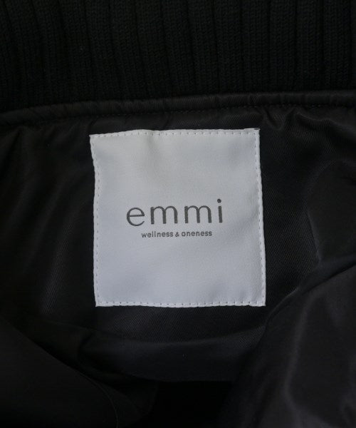 emmi แจ็คเก็ตเบลาส์ อื่น