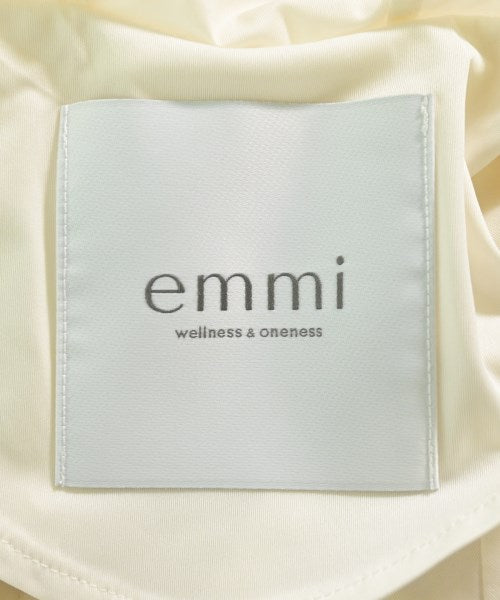 emmi แจ็คเก็ตเบลาส์ อื่น