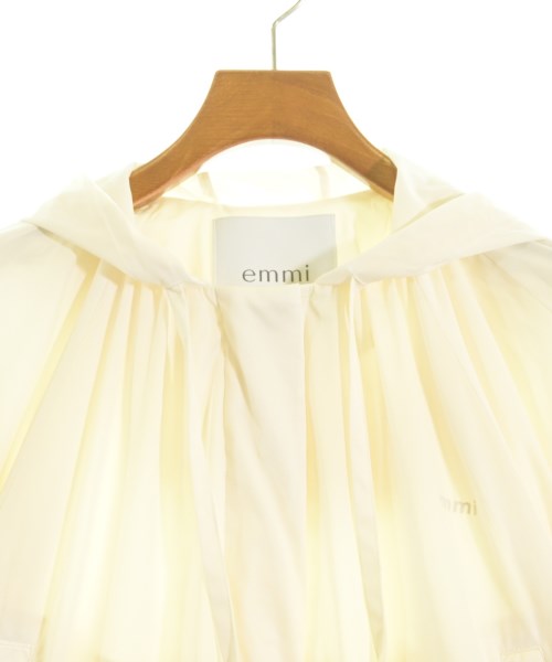 emmi แจ็คเก็ตเบลาส์ อื่น