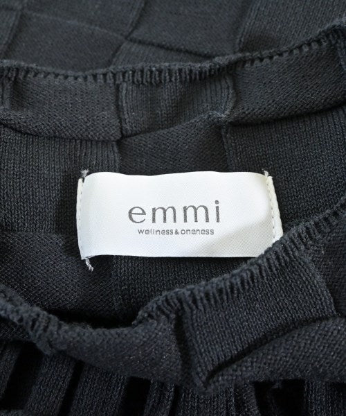 emmi ชุดเดรส