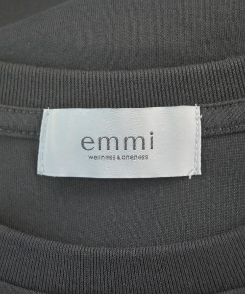 emmi เสื้อยืด/เสื้อท็อปส์