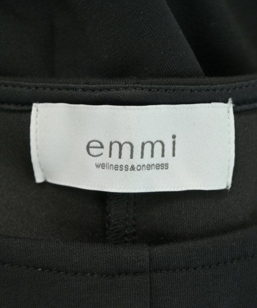 emmi ชุดเดรส