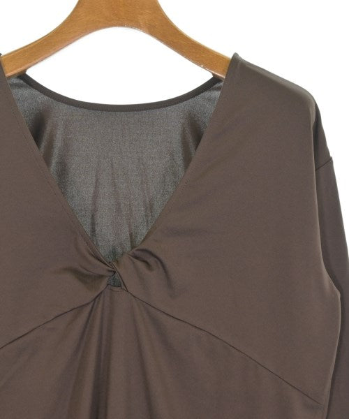 emmi เสื้อยืด/เสื้อท็อปส์