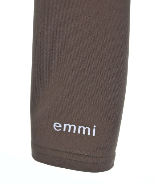 emmi เสื้อยืด/เสื้อท็อปส์