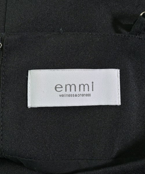 emmi ชุดเดรส