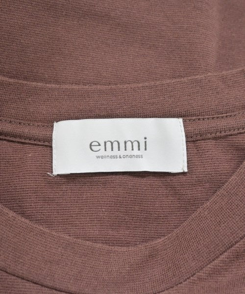 emmi เสื้อยืด/เสื้อท็อปส์