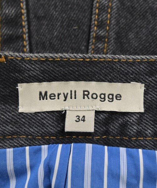 Meryll Rogge กระโปรงสั้น