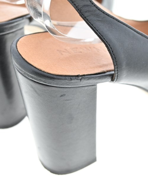 NEWMAN รองเท้าส้นสูง