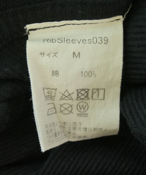 OVERNEATH เสื้อยืด/เสื้อท็อปส์