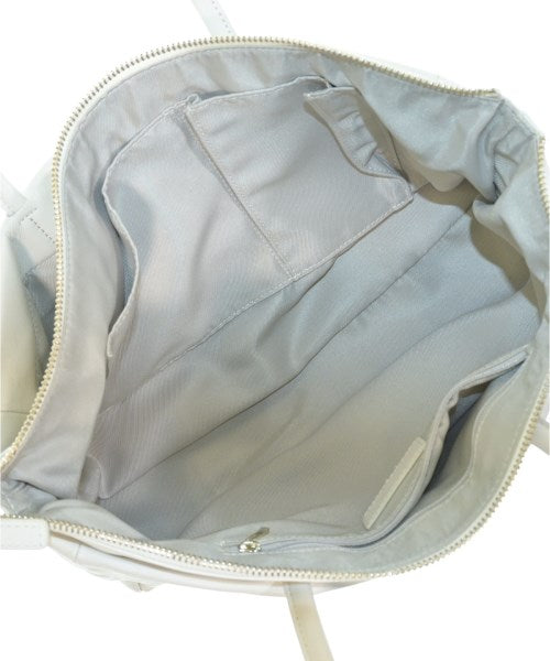 2.718 กระเป๋าถือขนาดใหญ่