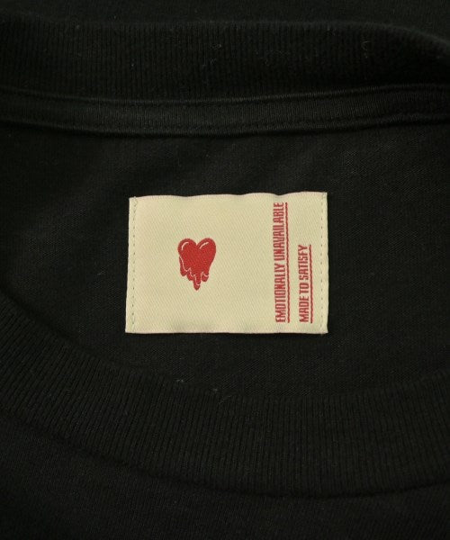 EMOTIONALLY UNAVAILABLE เสื้อยืด/เสื้อท็อปส์