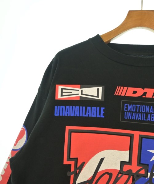 EMOTIONALLY UNAVAILABLE เสื้อยืด/เสื้อท็อปส์