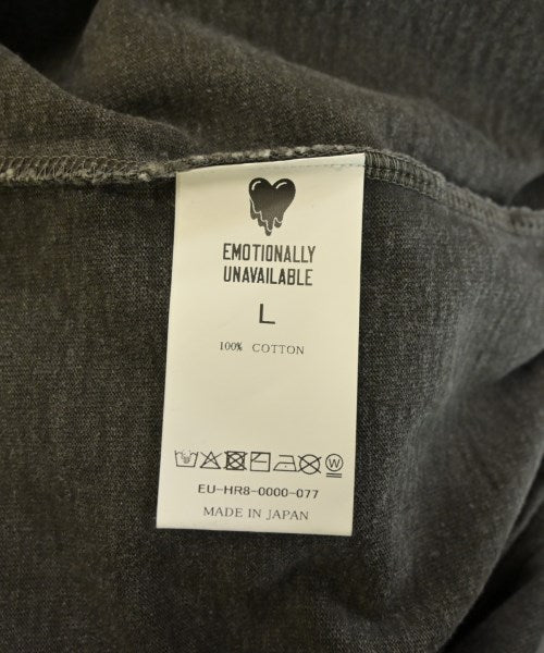 EMOTIONALLY UNAVAILABLE เสื้อยืด/เสื้อท็อปส์