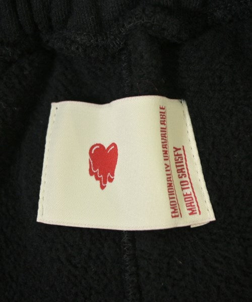 EMOTIONALLY UNAVAILABLE กางเกงขาสั้น