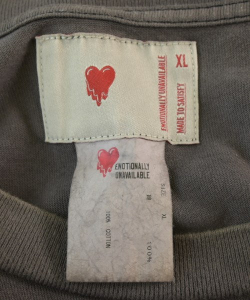 EMOTIONALLY UNAVAILABLE เสื้อยืด/เสื้อท็อปส์